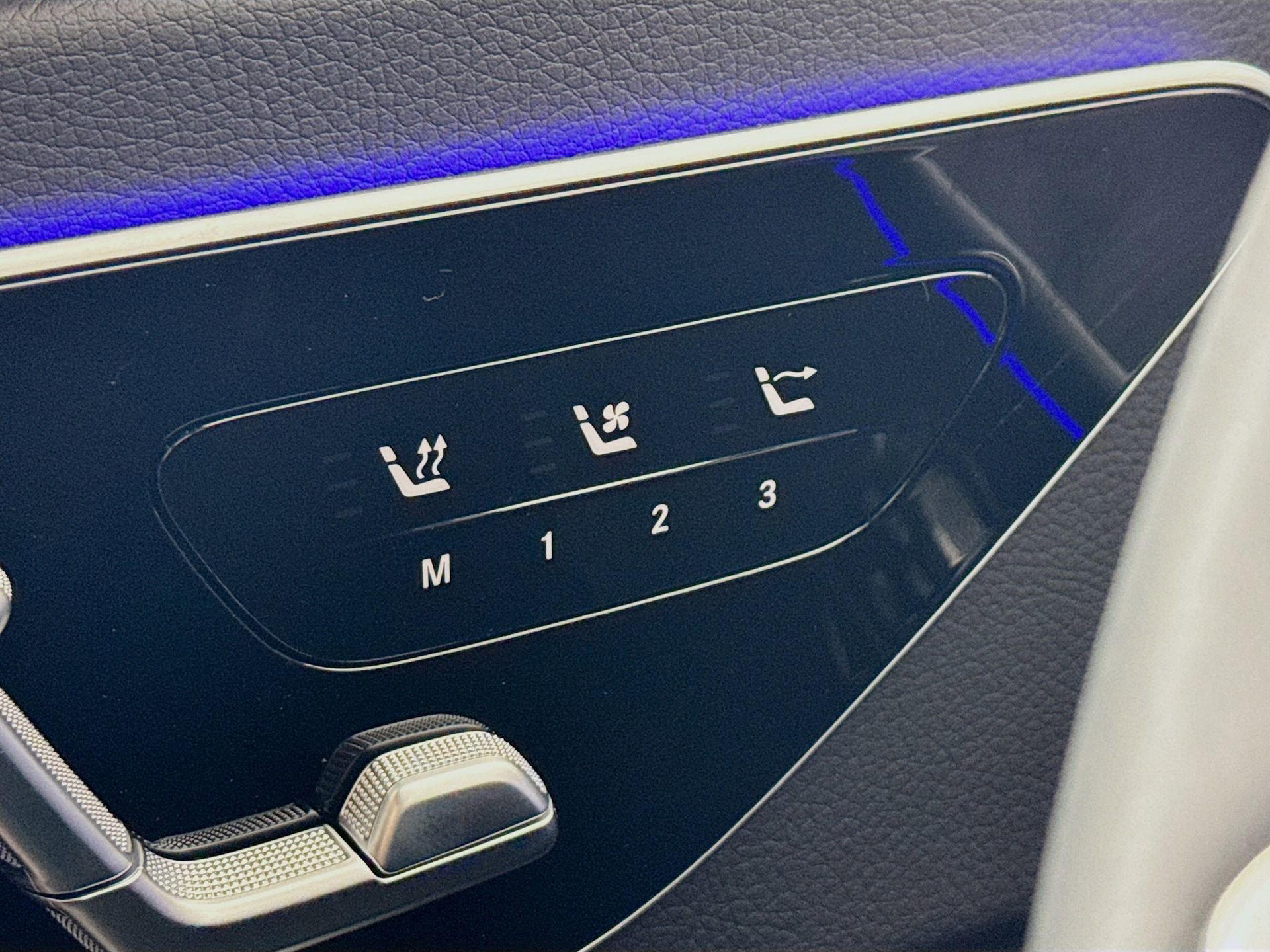 New 2026 Mercedes-Benz CLE 300 4MATIC Cabriolet image 22