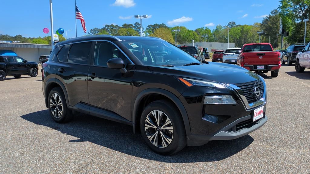 Used 2023 Nissan Rogue SV w/ SV Premium B Package image 3
