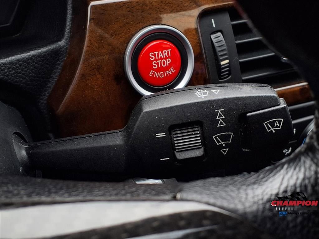 Used 2011 BMW 328i xDrive Sedan image 19