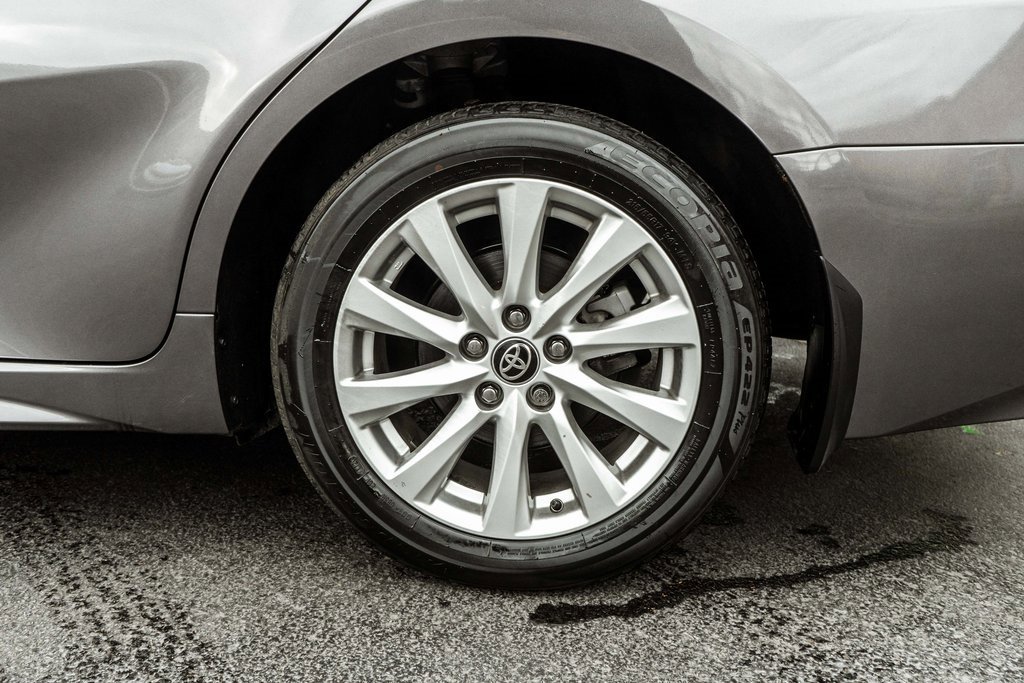 Used 2020 Toyota Camry SE image 33