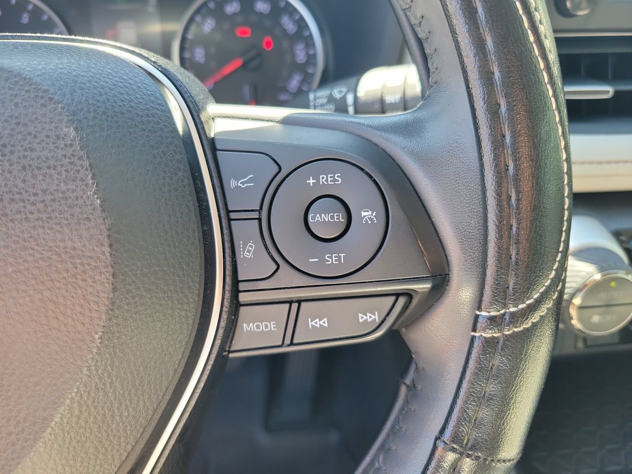 Used 2019 Toyota RAV4 XLE Premium w/ Cold Weather Package FWD image 22