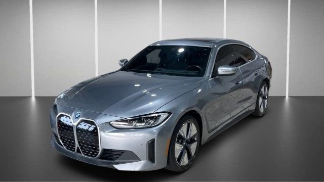 Used 2023 BMW i4 eDrive35 w/ Premium Package image 3