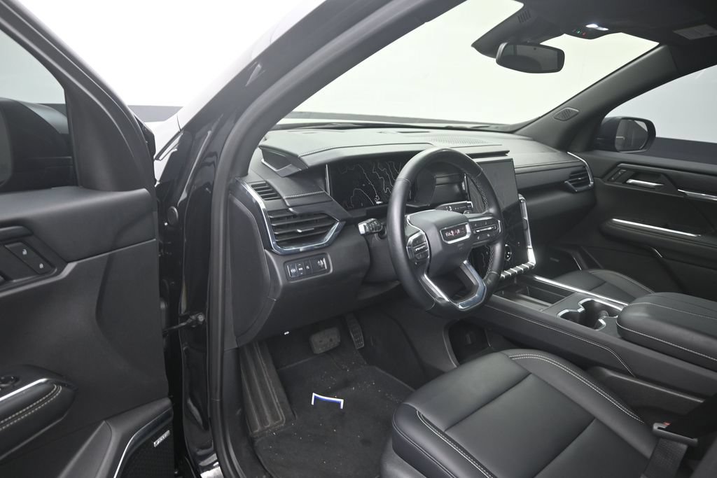 Used 2025 GMC Acadia Elevation w/ Elevation Premium Package FWD image 10