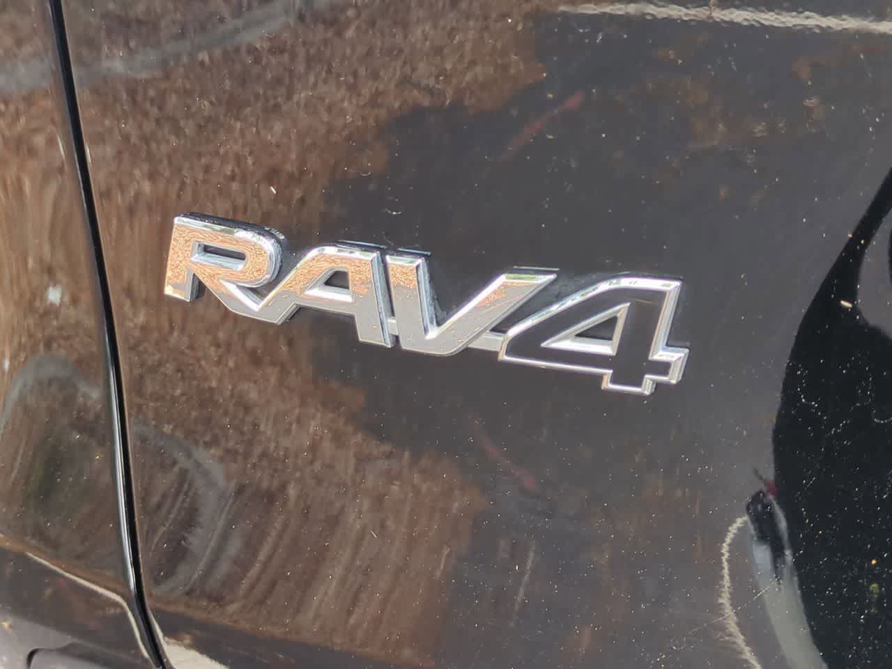 Used 2019 Toyota RAV4 XLE w/ Convenience Package image 13