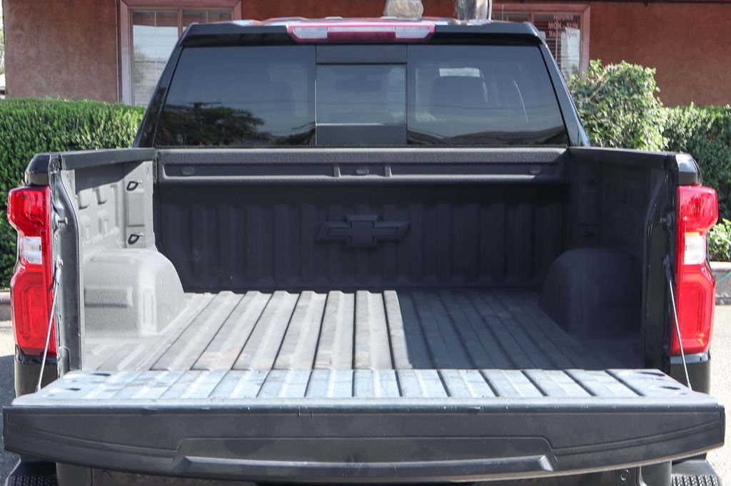Used 2021 Chevrolet Silverado 1500 LT Trail Boss w/ Convenience Package II AWD/4WD image 8