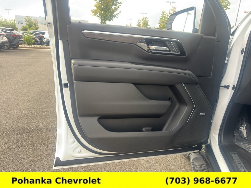 New 2026 Chevrolet Suburban Z71 w/ Comfort Package AWD/4WD image 23