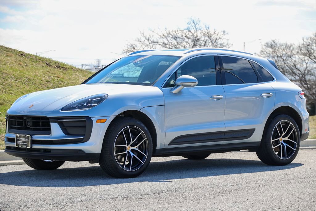 Certified 2025 Porsche Macan image 18