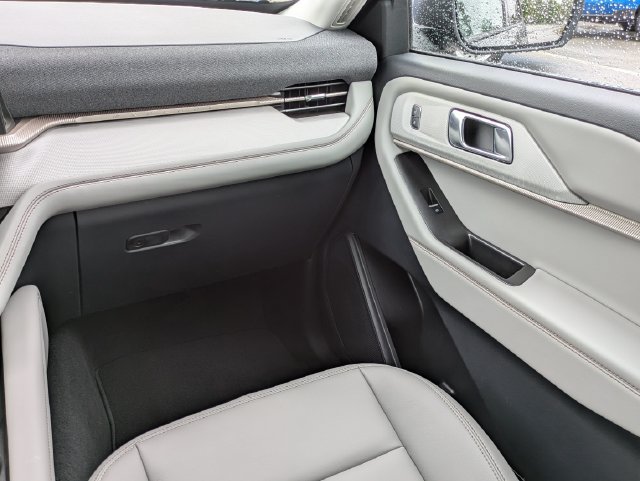 Certified 2026 Ford Explorer Active w/ Active Comfort Package RWD image 17