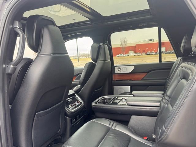 Used 2019 Lincoln Navigator L Reserve AWD/4WD image 32