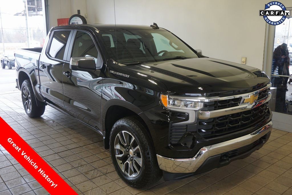 Used 2025 Chevrolet Silverado 1500 LT image 1