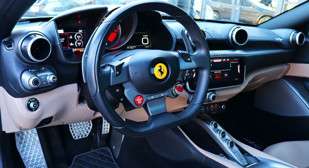 Used 2020 Ferrari Portofino RWD image 39