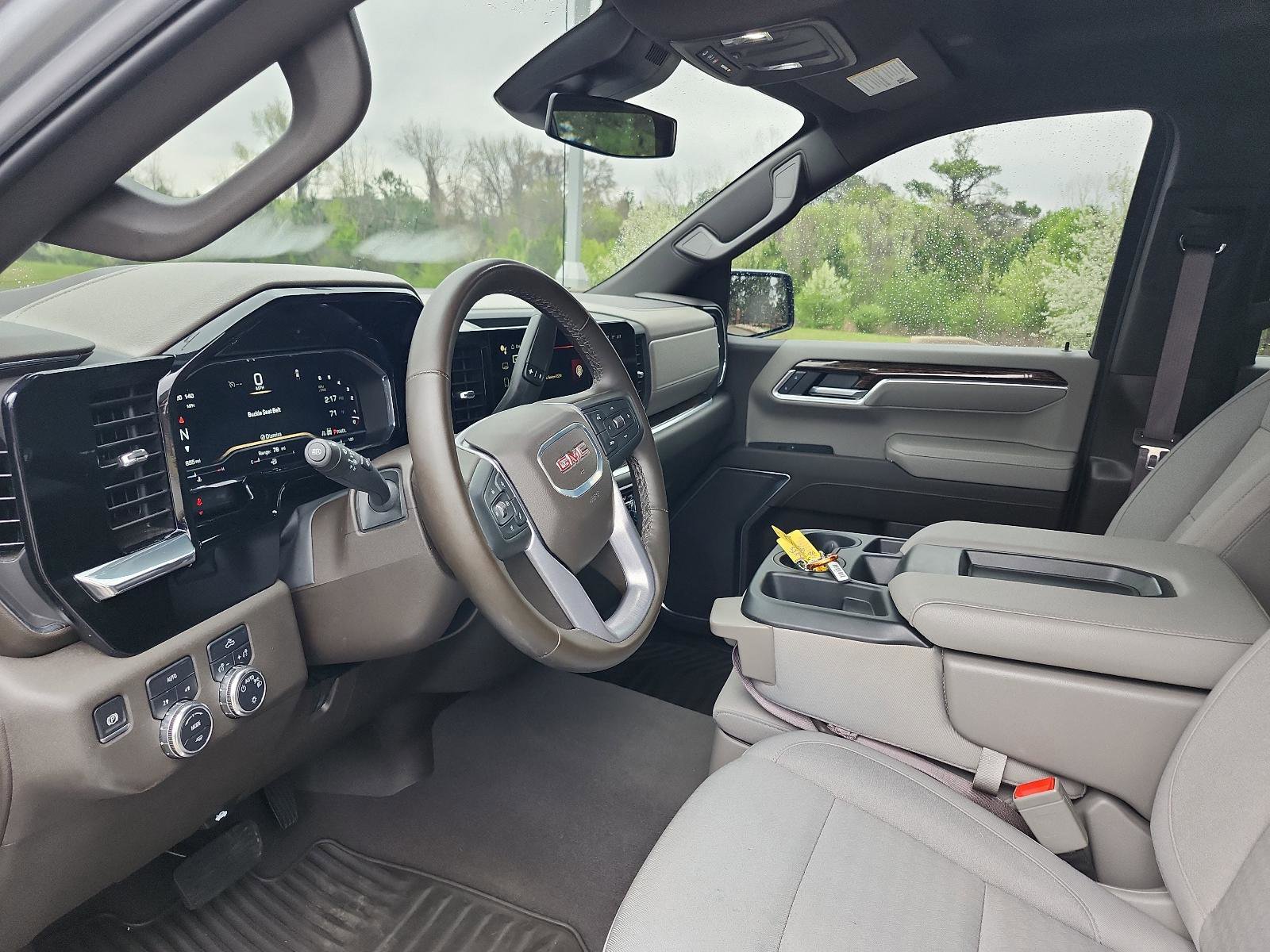 Used 2025 GMC Sierra 1500 SLE image 14