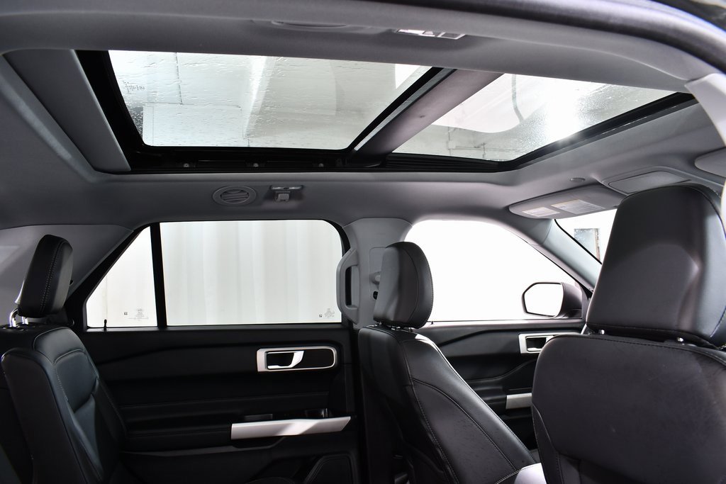 Used 2022 Ford Explorer XLT w/ Equipment Group 202A image 18