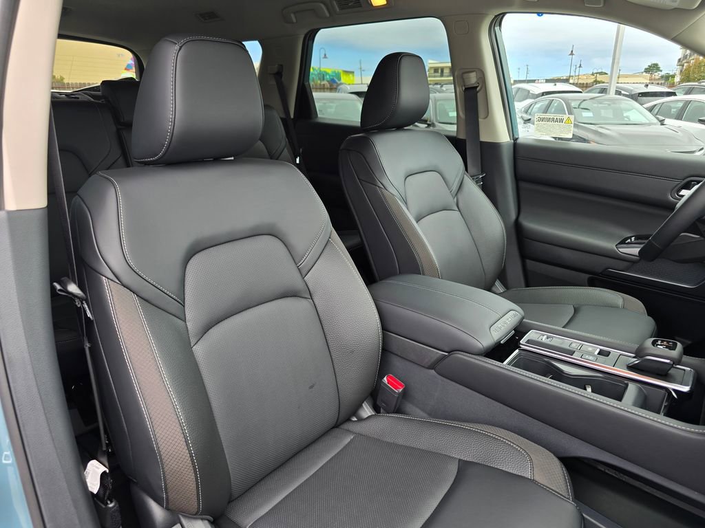 New 2026 Nissan Pathfinder SL FWD image 10