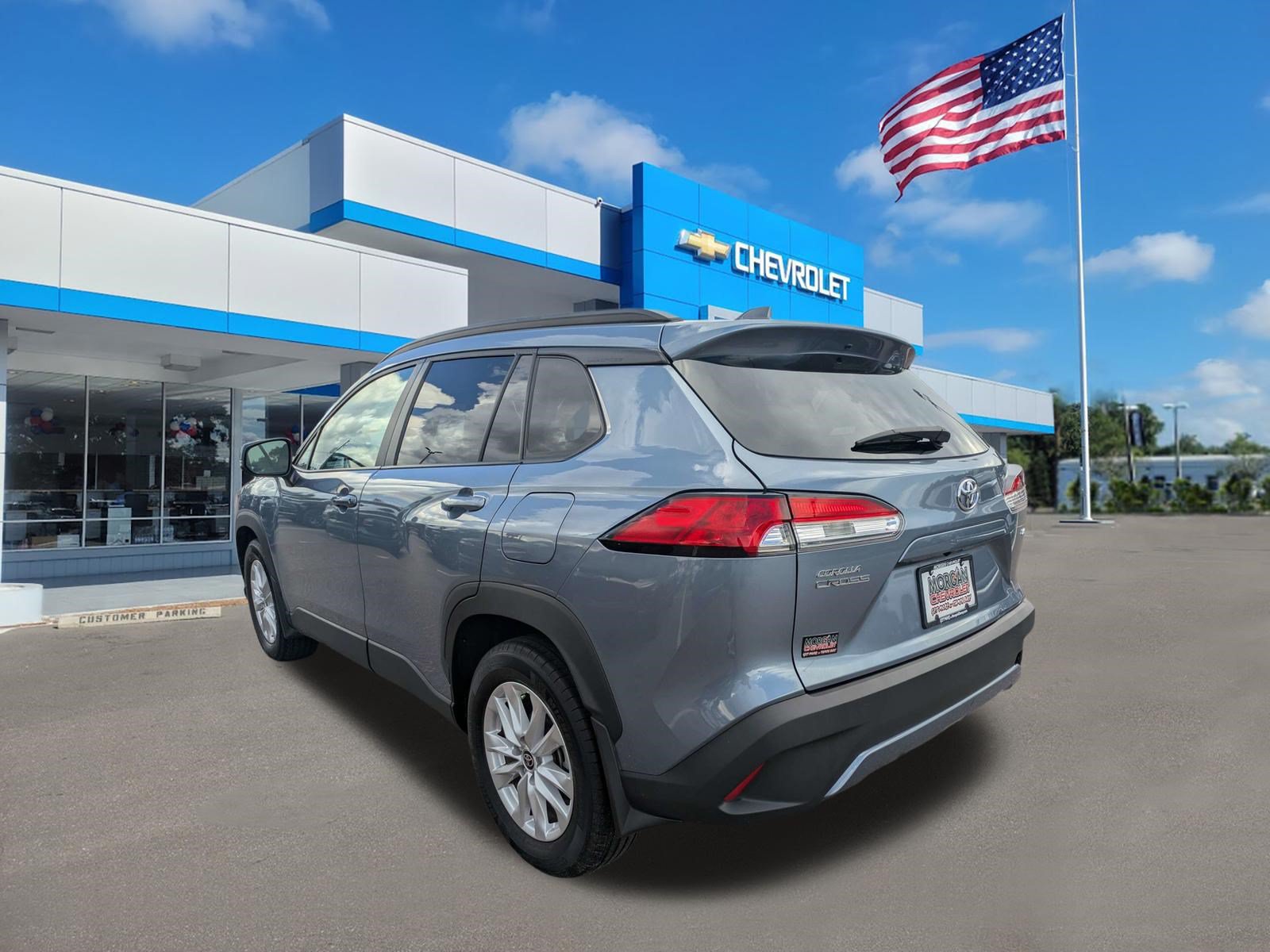 Used 2023 Toyota Corolla Cross LE FWD image 5