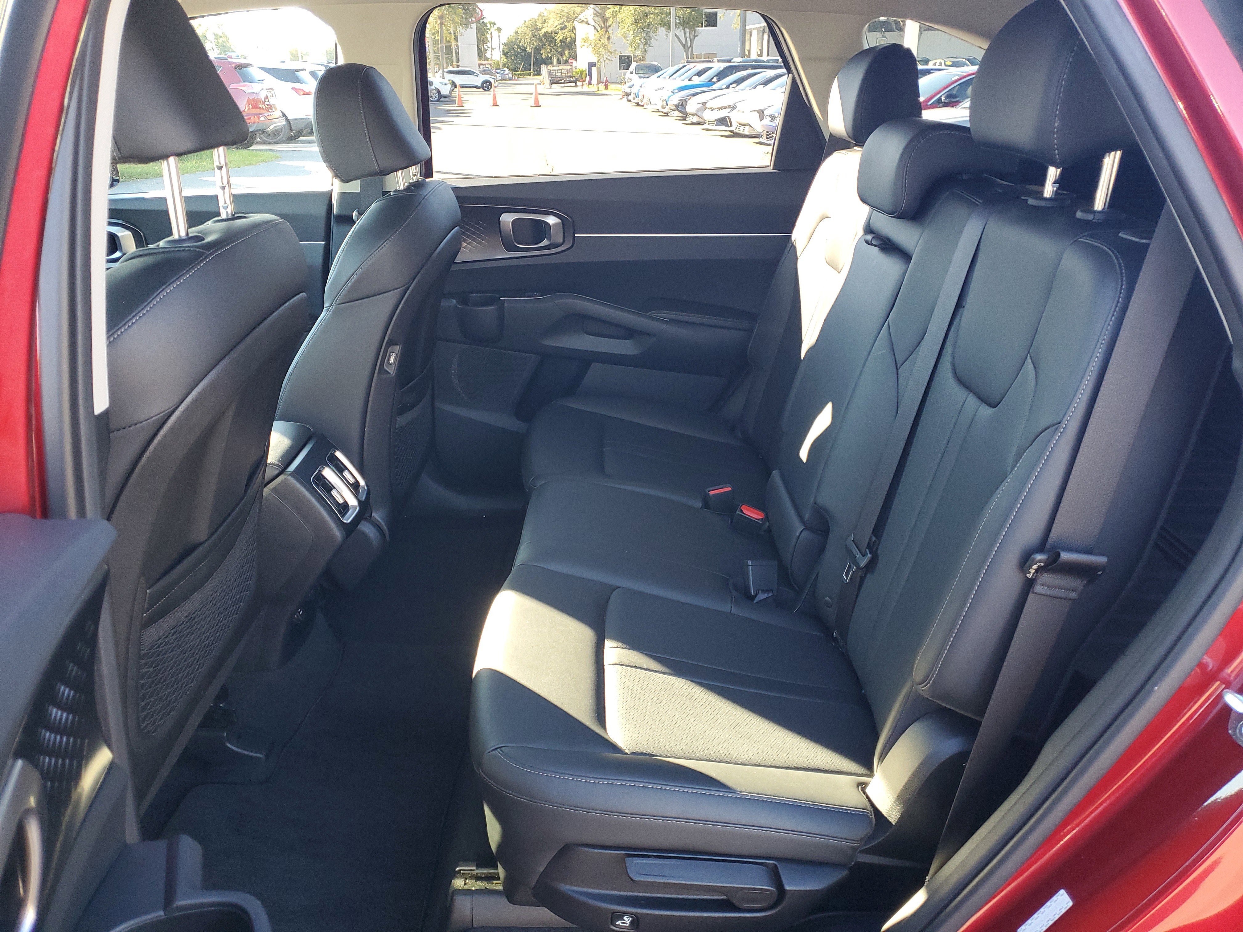 Certified 2023 Kia Sorento S w/ Panoramic Sunroof Package image 15