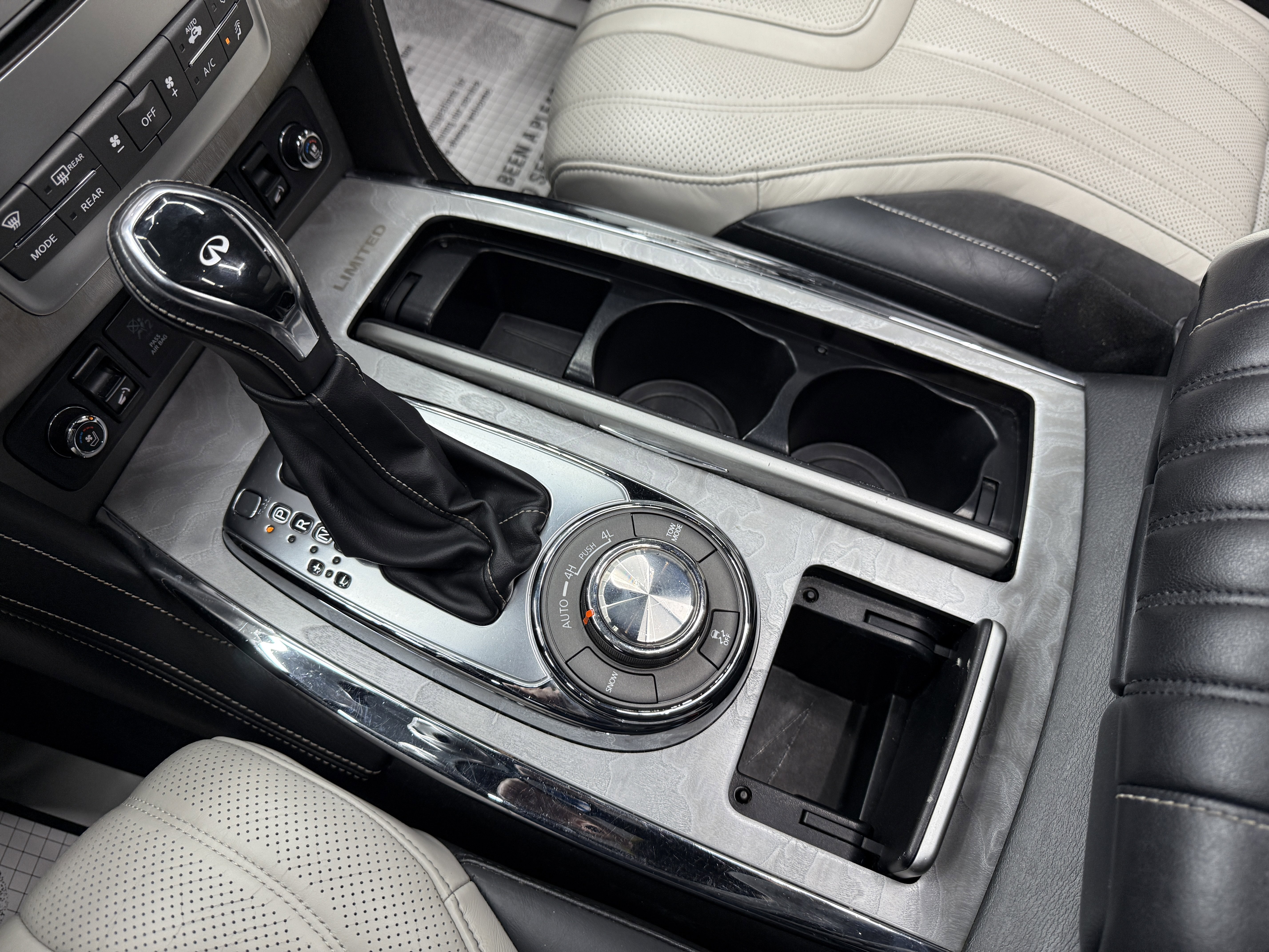 Used 2019 INFINITI QX80 Limited image 23