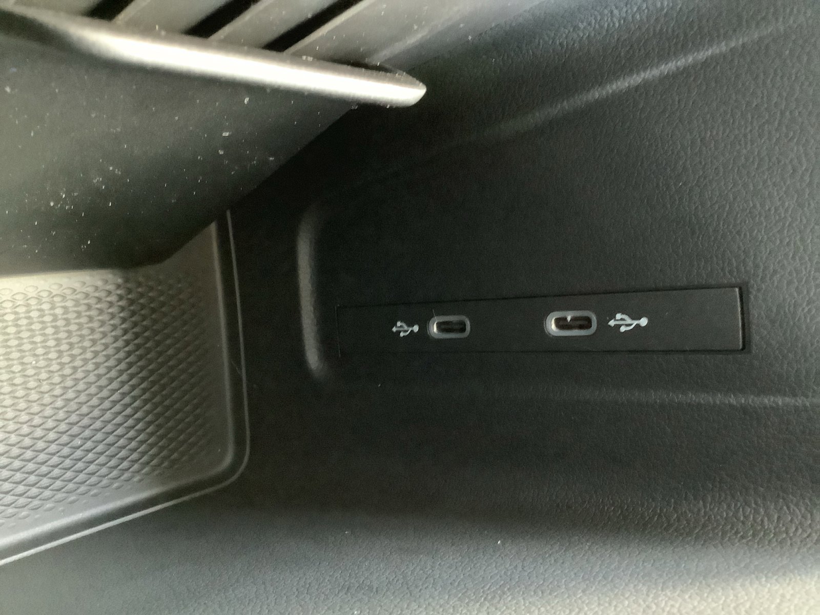 New 2026 Volkswagen Tiguan SE FWD image 22