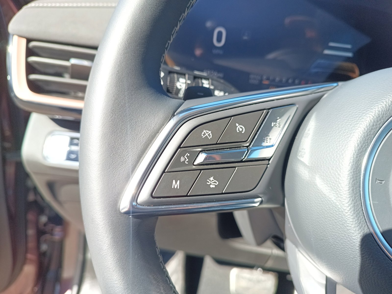 Used 2025 Buick Envision Sport Touring image 21