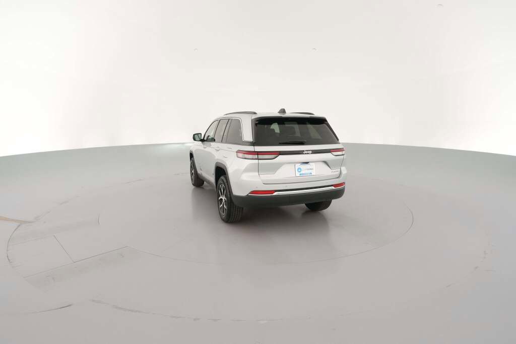 New 2025 Jeep Grand Cherokee Limited image 9