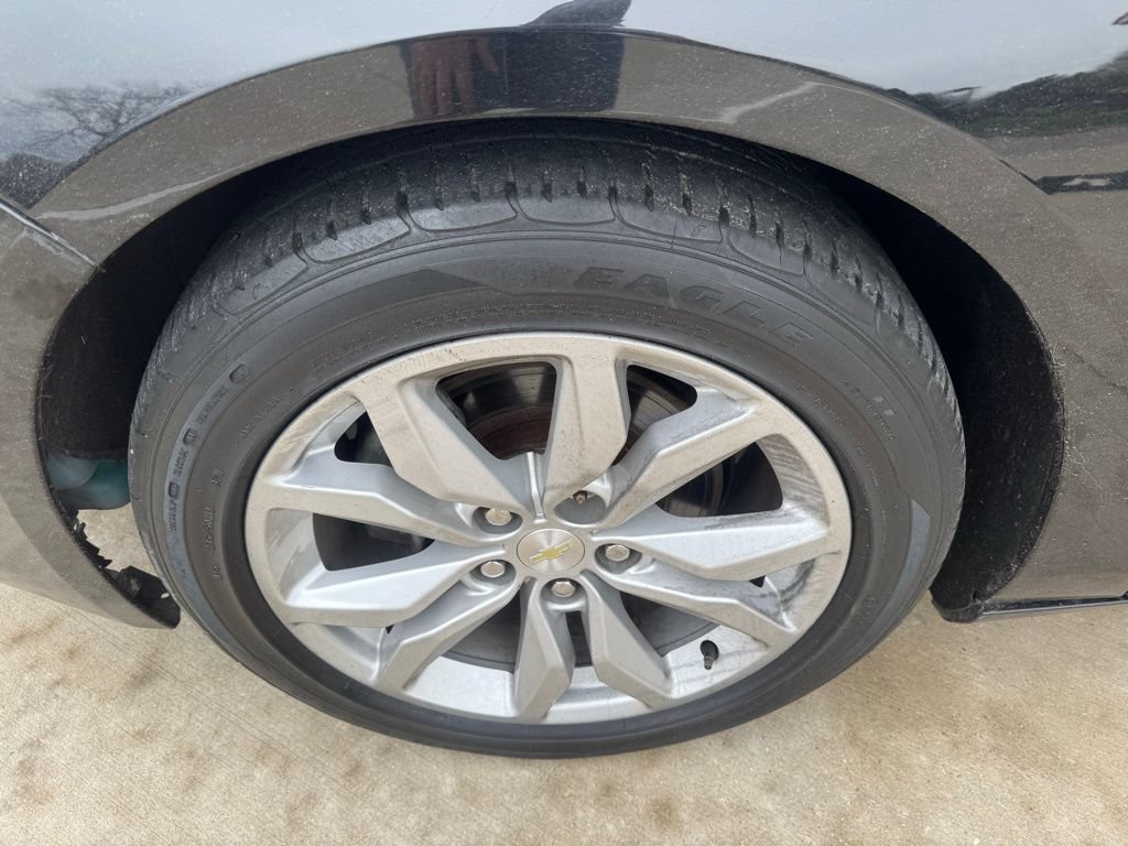 Used 2018 Chevrolet Impala LT FWD image 22