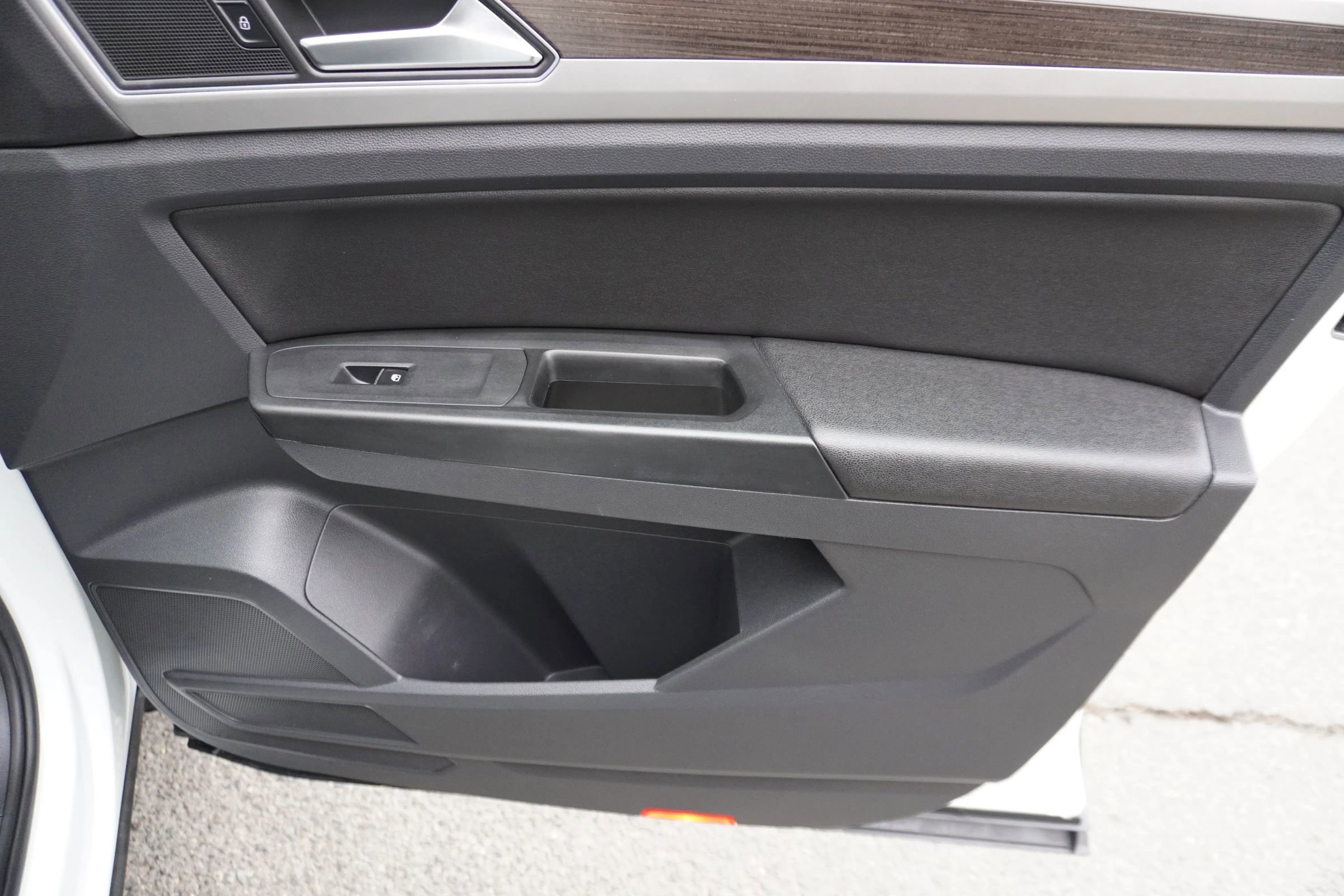 Used 2018 Volkswagen Atlas SEL image 28