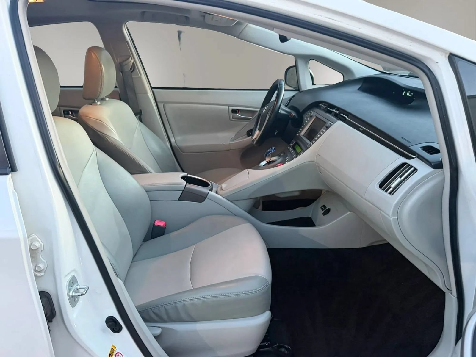 Used 2012 Toyota Prius Four w/ Deluxe Solar Roof Pkg FWD image 20