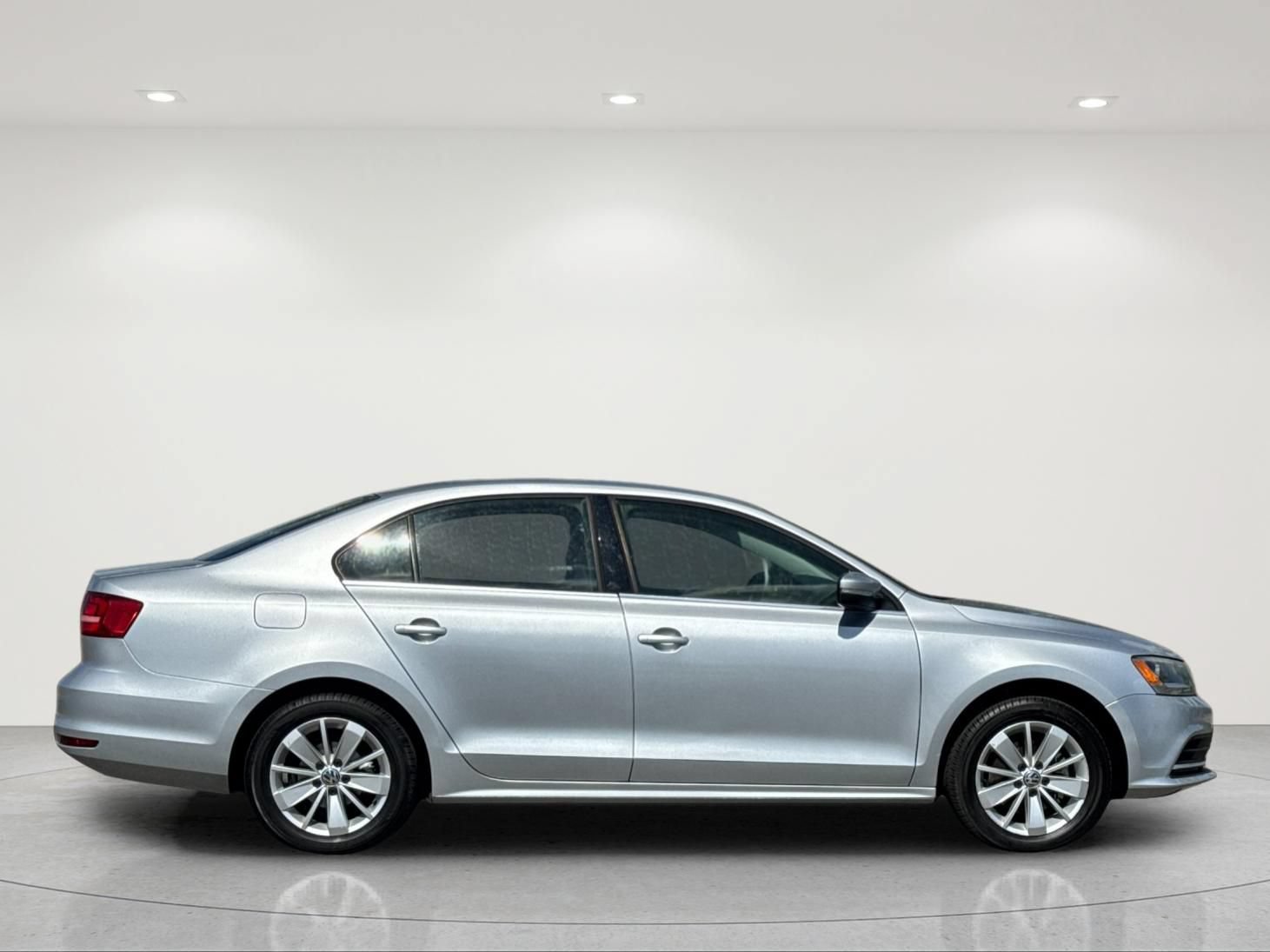 Used 2015 Volkswagen Jetta SE FWD image 7
