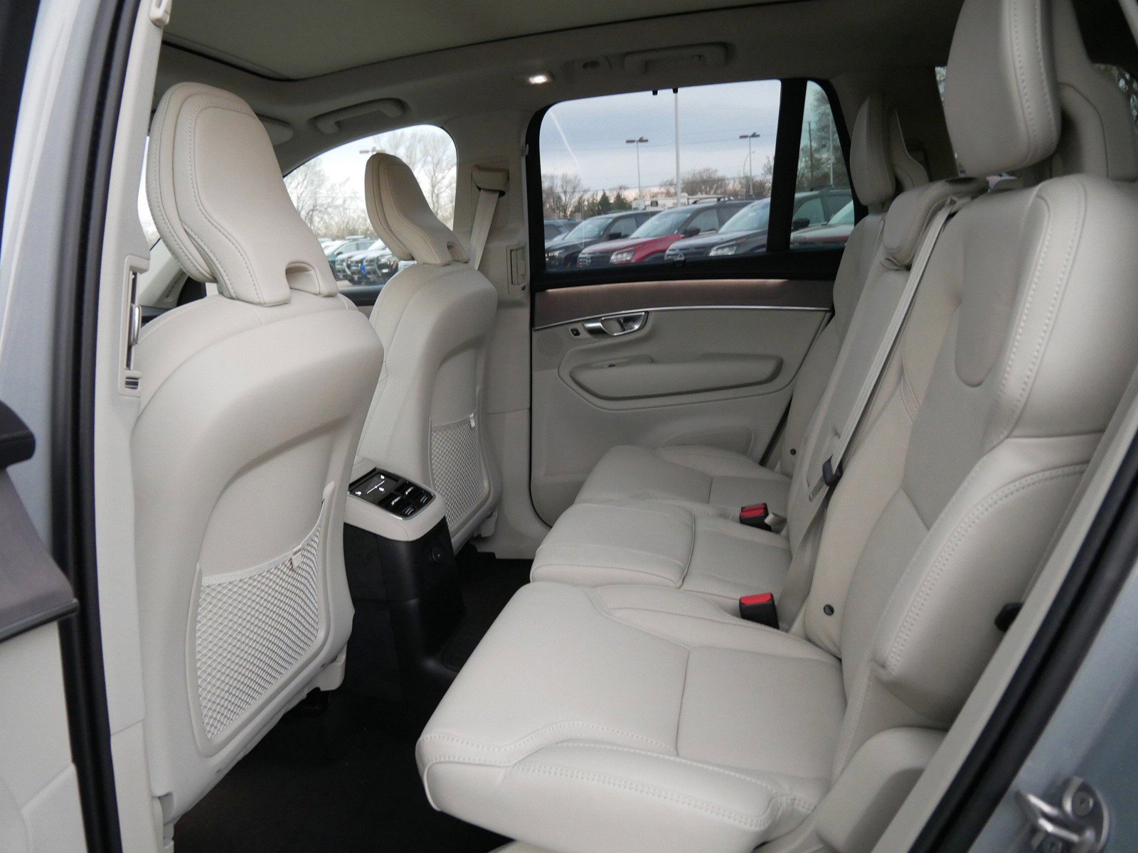 New 2026 Volvo XC90 T8 Ultra w/ Protection Package Premier image 6