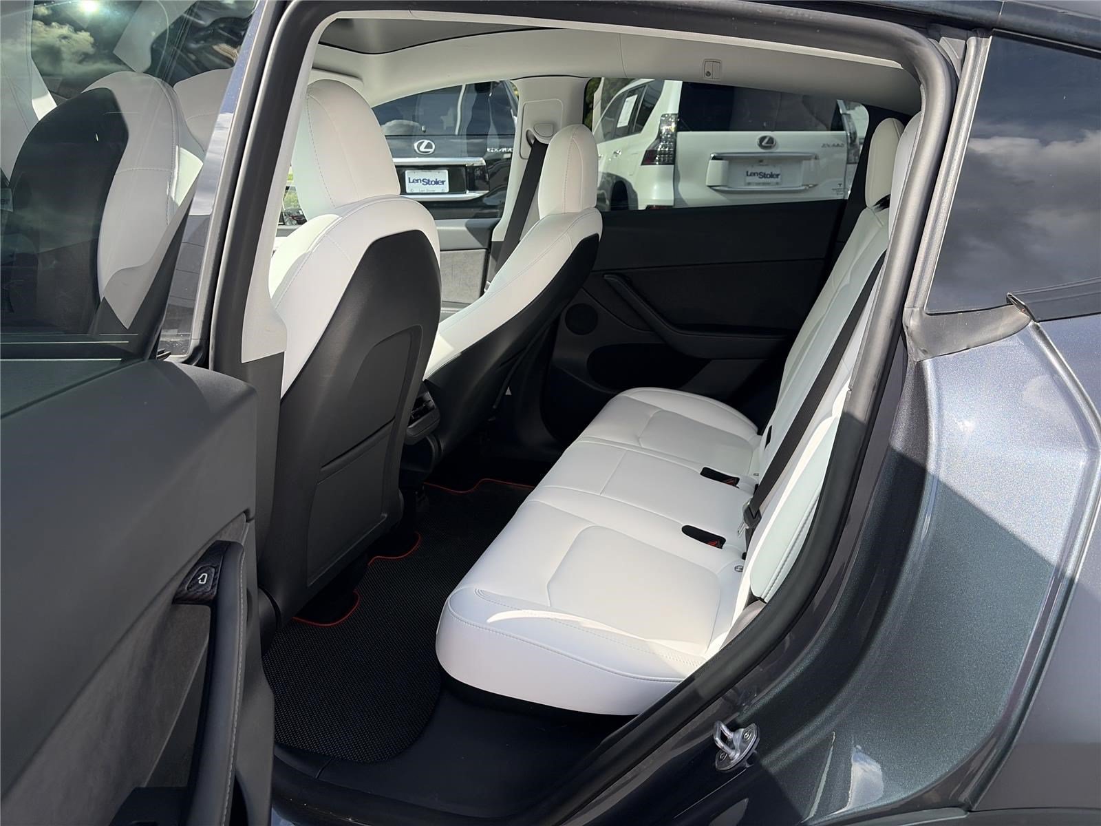 Used 2022 Tesla Model Y Performance AWD/4WD image 12