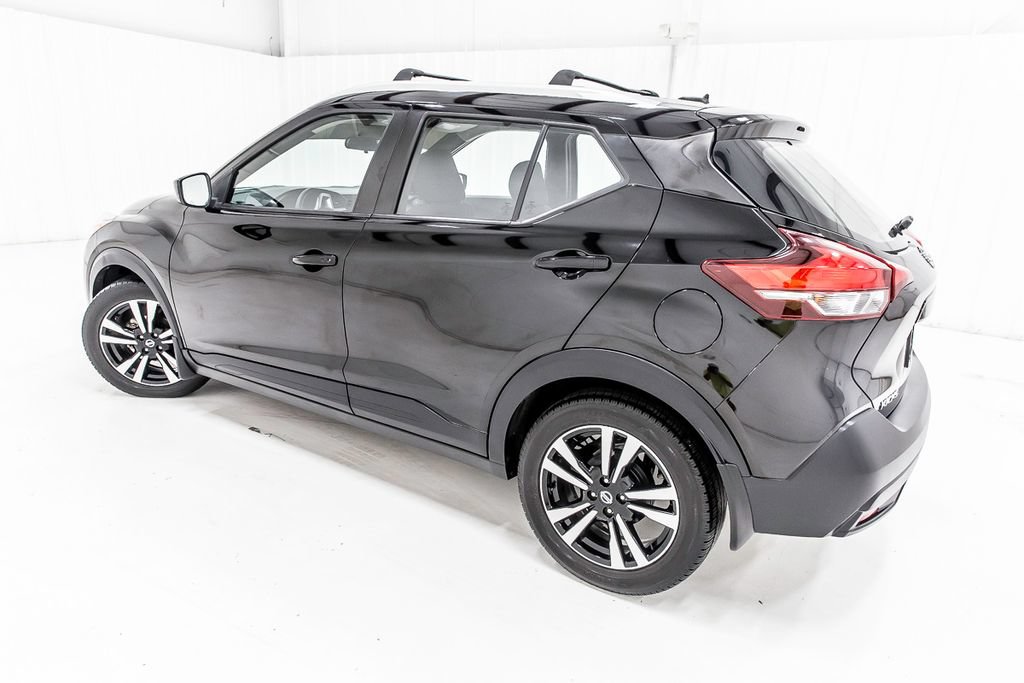 Used 2019 Nissan Kicks SV FWD image 4