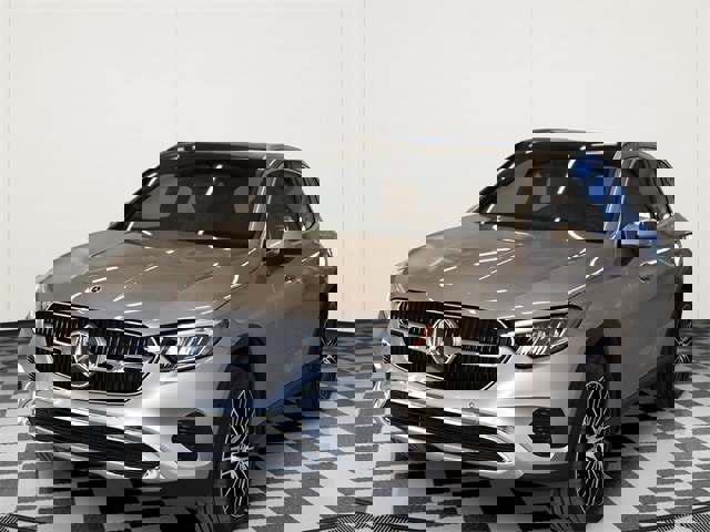 Used 2024 Mercedes-Benz GLC 300 4MATIC image 9