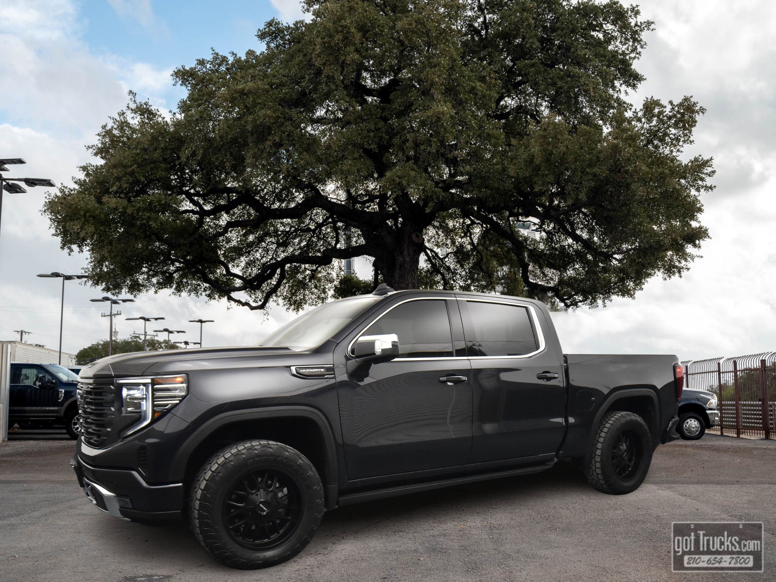 Used 2022 GMC Sierra 1500 Denali Ultimate image 1