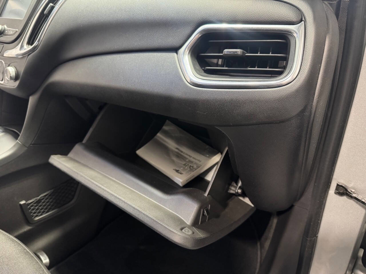 Used 2018 Chevrolet Equinox LT image 9