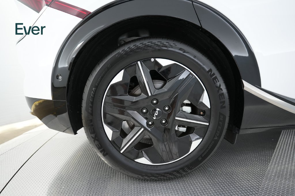 Used 2025 Kia EV6 Wind RWD image 20