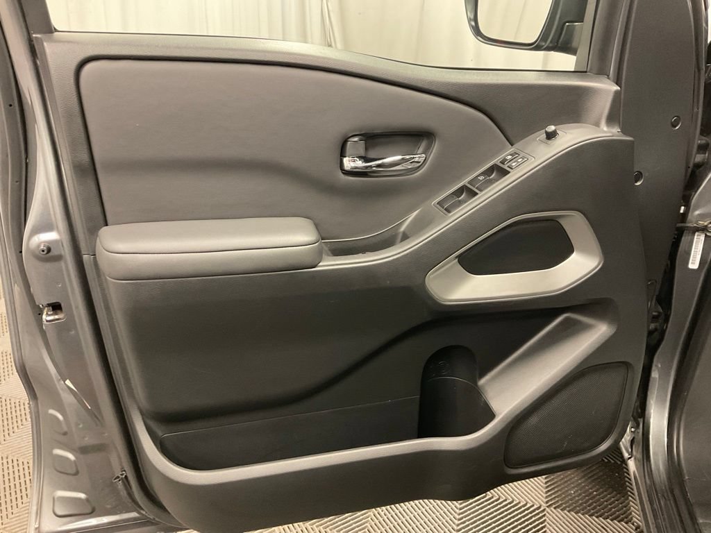 Used 2024 Nissan Frontier SV AWD/4WD image 10