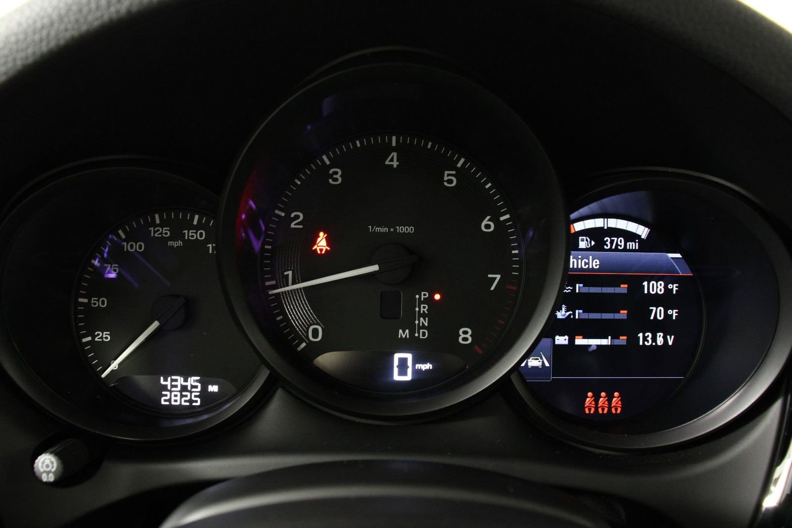 Certified 2025 Porsche Macan image 16