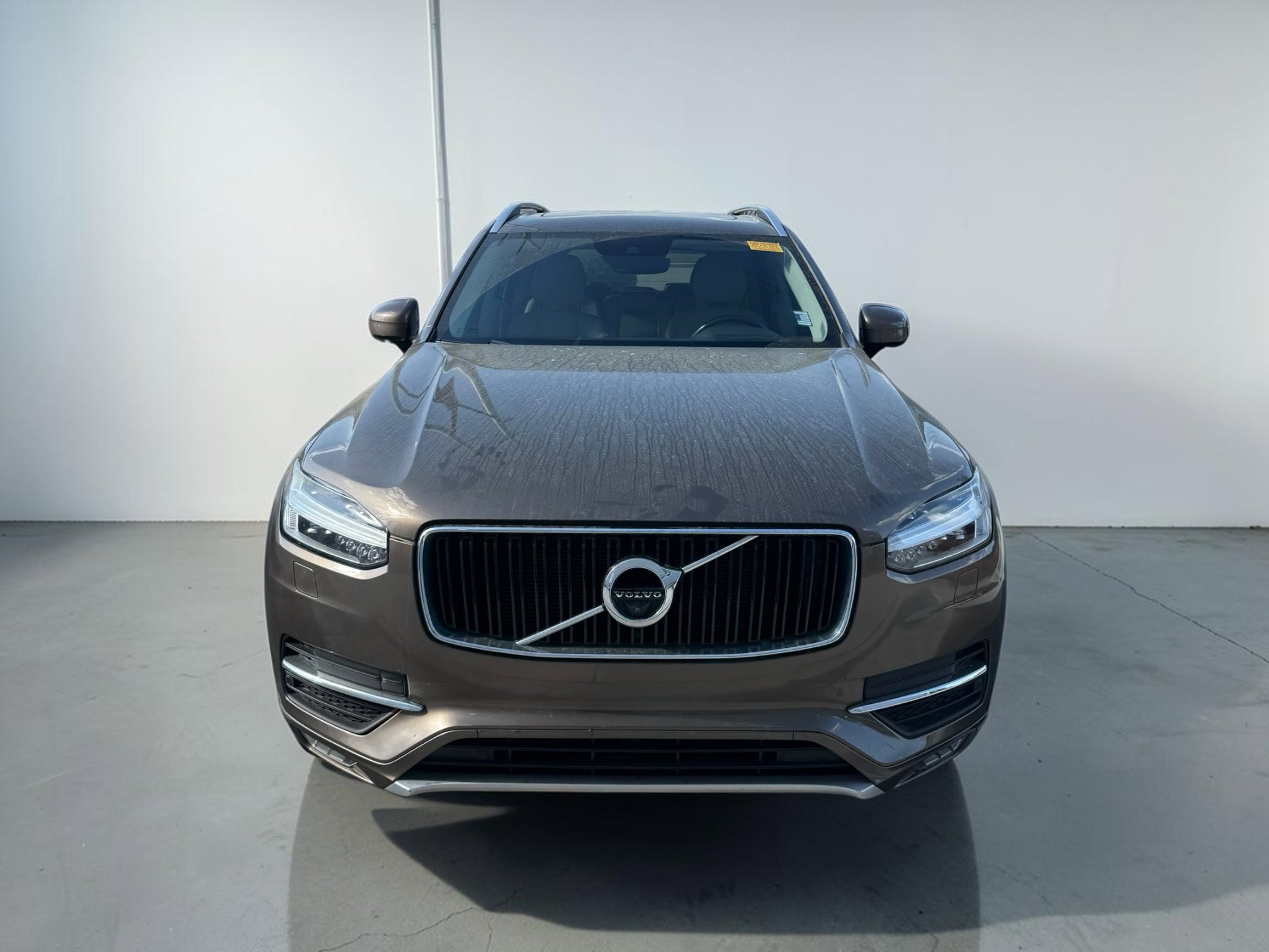 Used 2017 Volvo XC90 T6 Momentum w/ Vision Package image 2