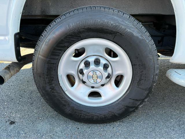 Used 2024 Chevrolet Express 2500 w/ Driver Convenience Package RWD image 14