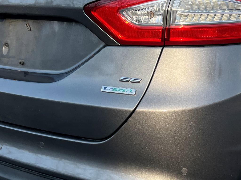 Used 2014 Ford Fusion SE w/ Equipment Group 202A image 8