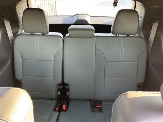 Used 2024 GMC Acadia AT4 w/ Luxury Package image 32