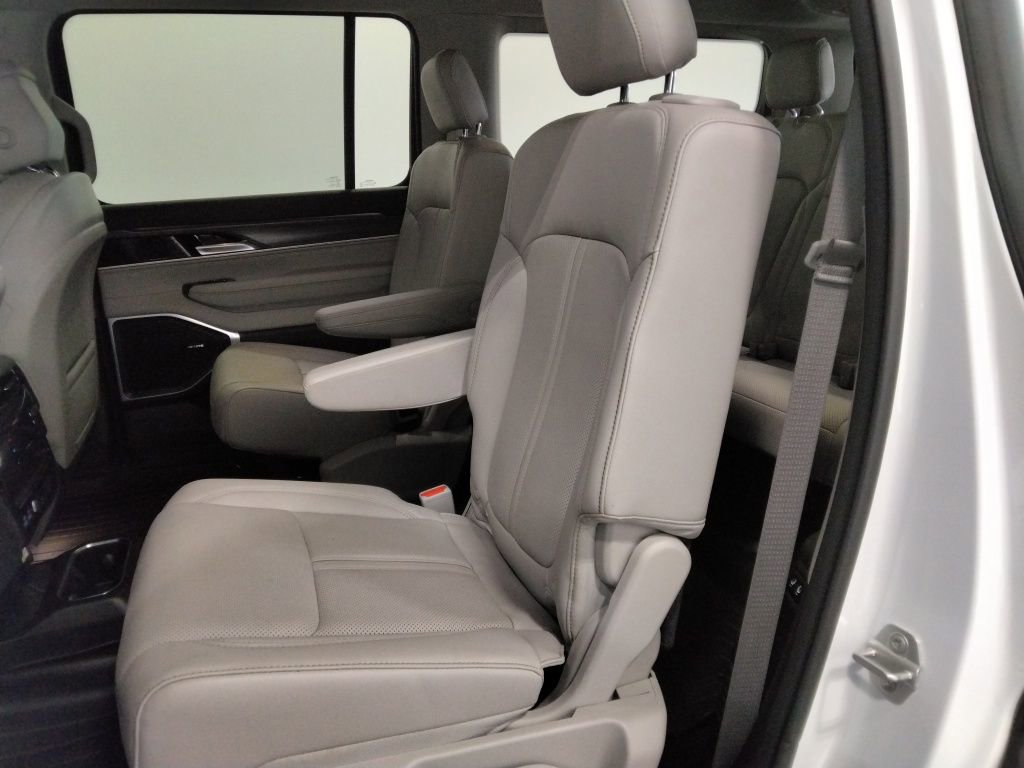 Used 2023 Jeep Wagoneer Series II w/ Premium Group I image 41