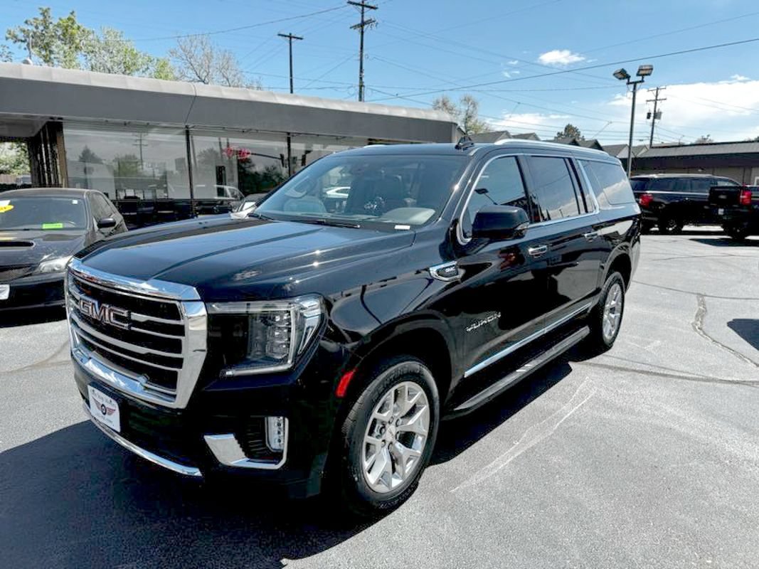 Used 2023 GMC Yukon XL SLT w/ SLT Premium Package AWD/4WD image 9