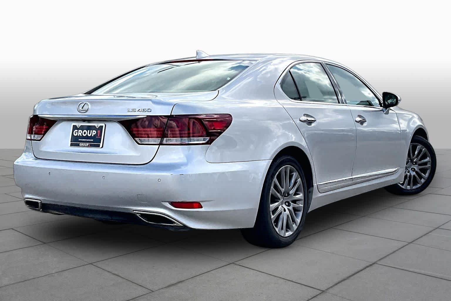 Used 2017 Lexus LS 460 w/ Comfort Package RWD image 11