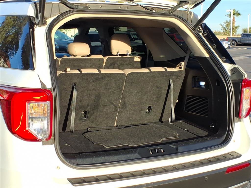 Certified 2020 Ford Explorer XLT w/ Equipment Group 202A image 9