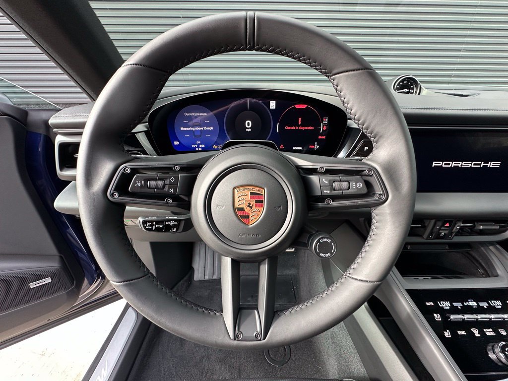 Used 2026 Porsche Macan Electric RWD image 16
