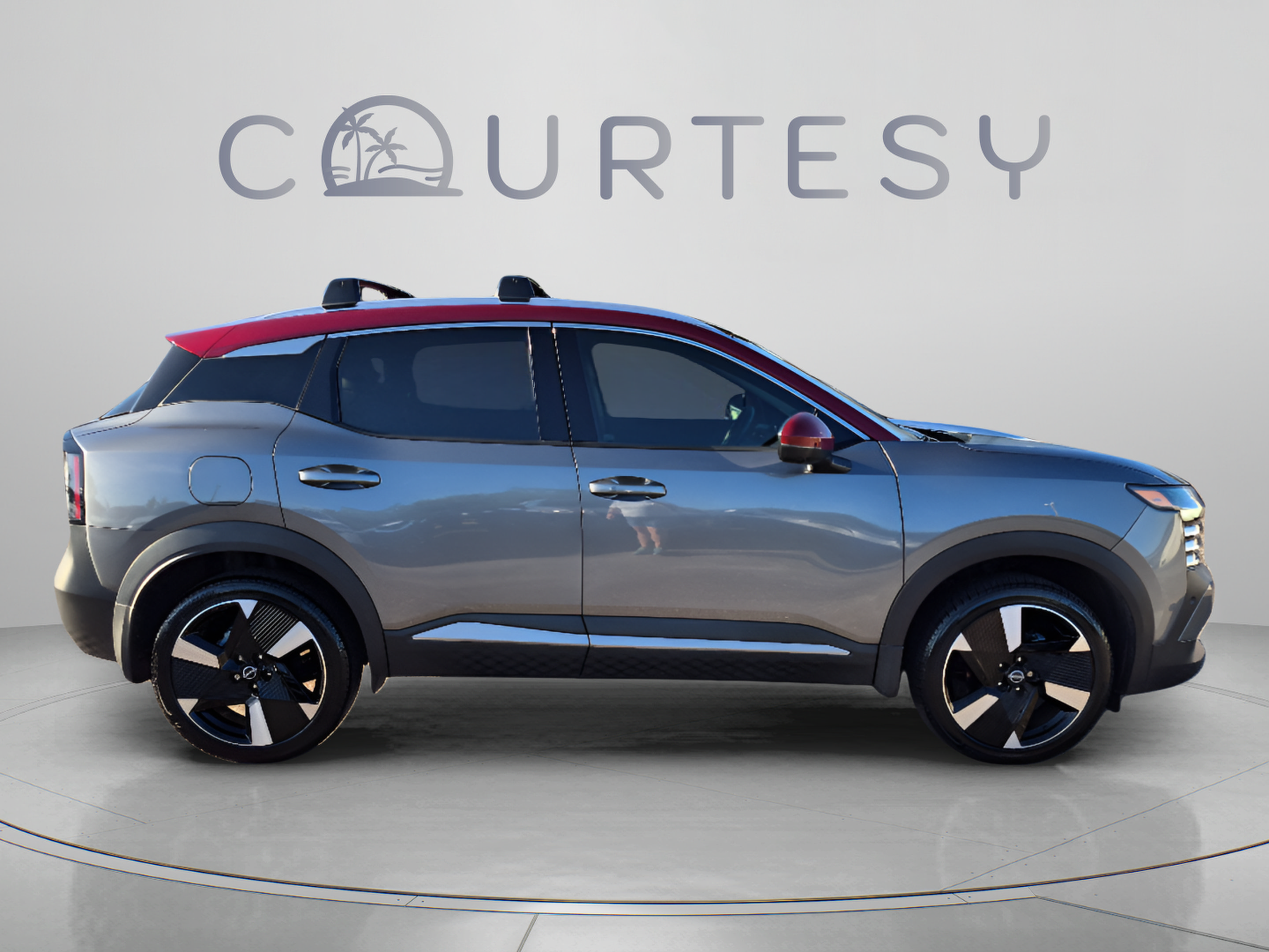 Certified 2025 Nissan Kicks SR FWD image 8