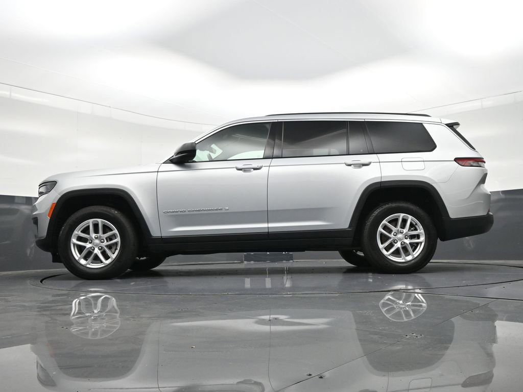 Used 2025 Jeep Grand Cherokee L Laredo image 25