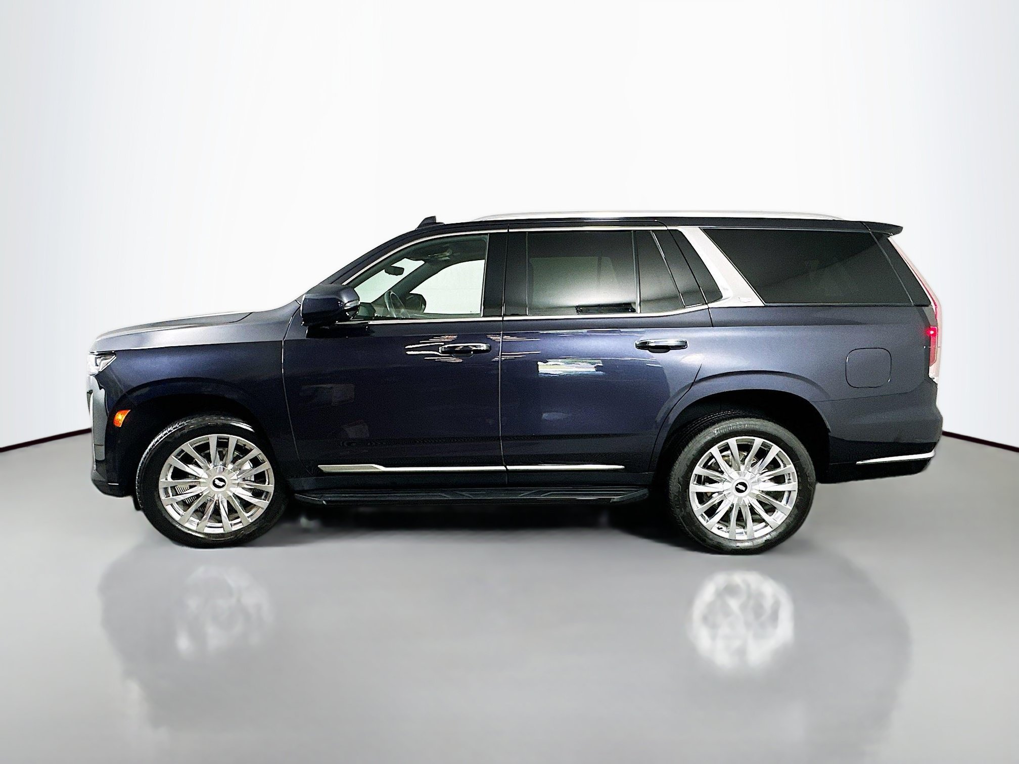 Used 2023 Cadillac Escalade Premium Luxury w/ Performance Package AWD/4WD image 4
