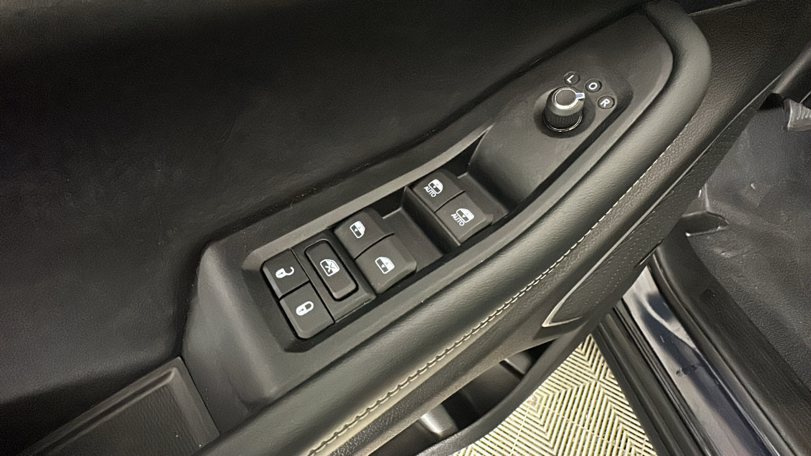 Used 2024 Jeep Grand Cherokee Limited 4xe AWD/4WD image 12